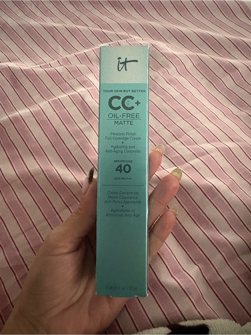 it cosmetics CC+ Oil-Free Matte Cream SPF 40 in Mint